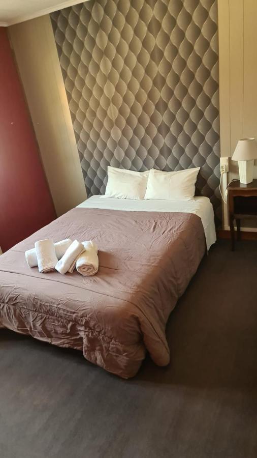 Chauny Hotel Restaurant Le Picardie מראה חיצוני תמונה